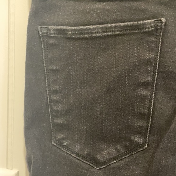 A&F Simone high rise black ripped jeans size 25 - Picture 4 of 9